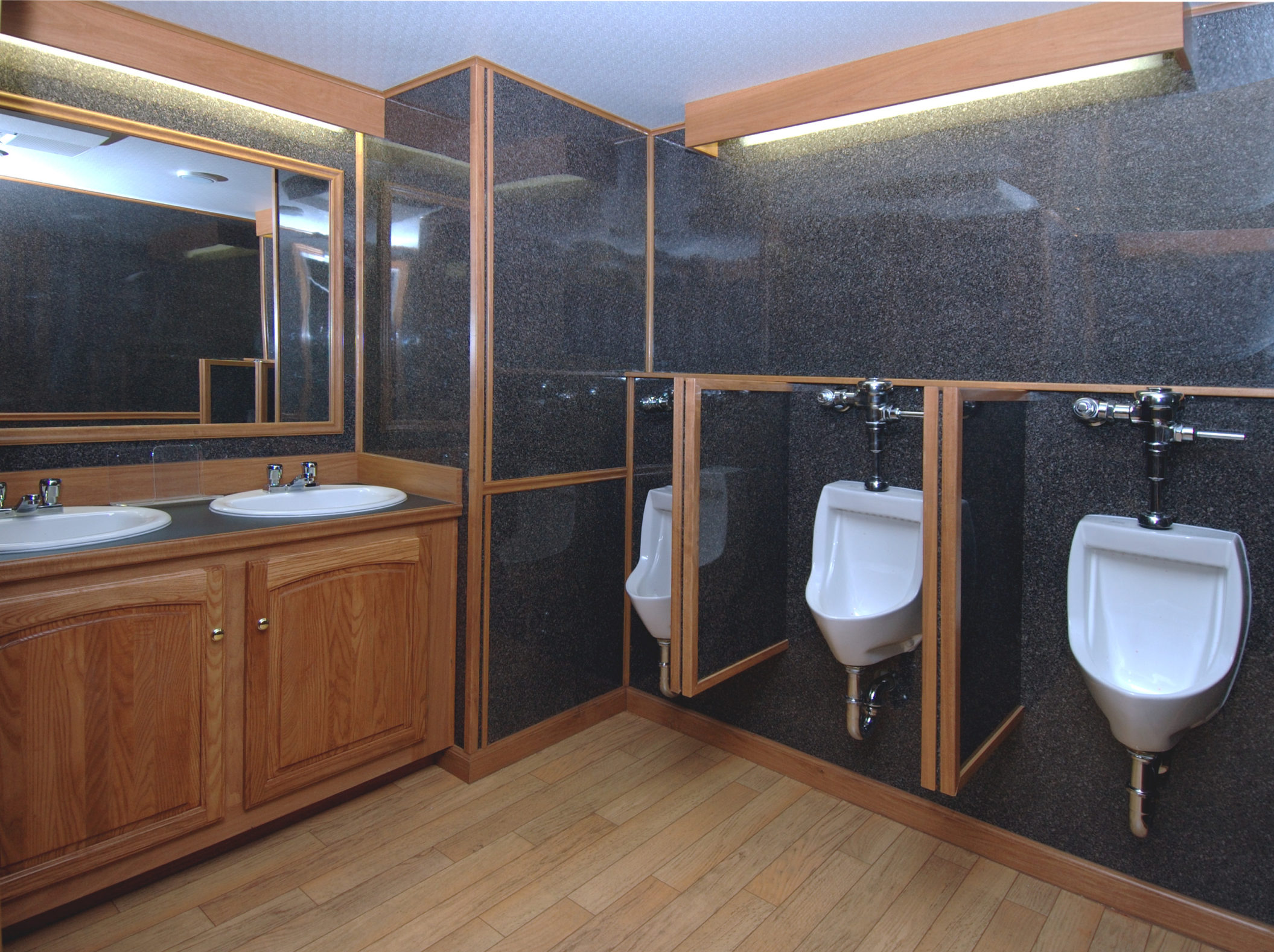 Luxury restroom trailers in Naples Florida for weddings and events
