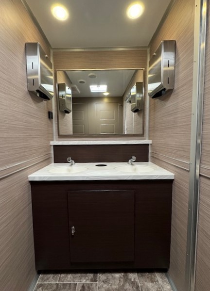 Select Series 8 Station restroom trailer interior