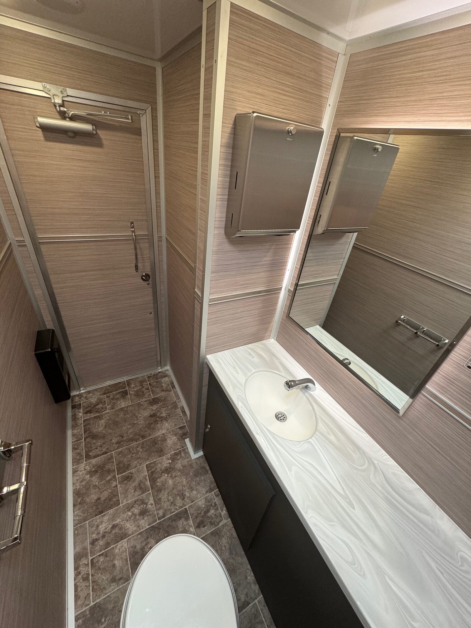 Select Series 4 Stall 4 Station restroom trailer interior