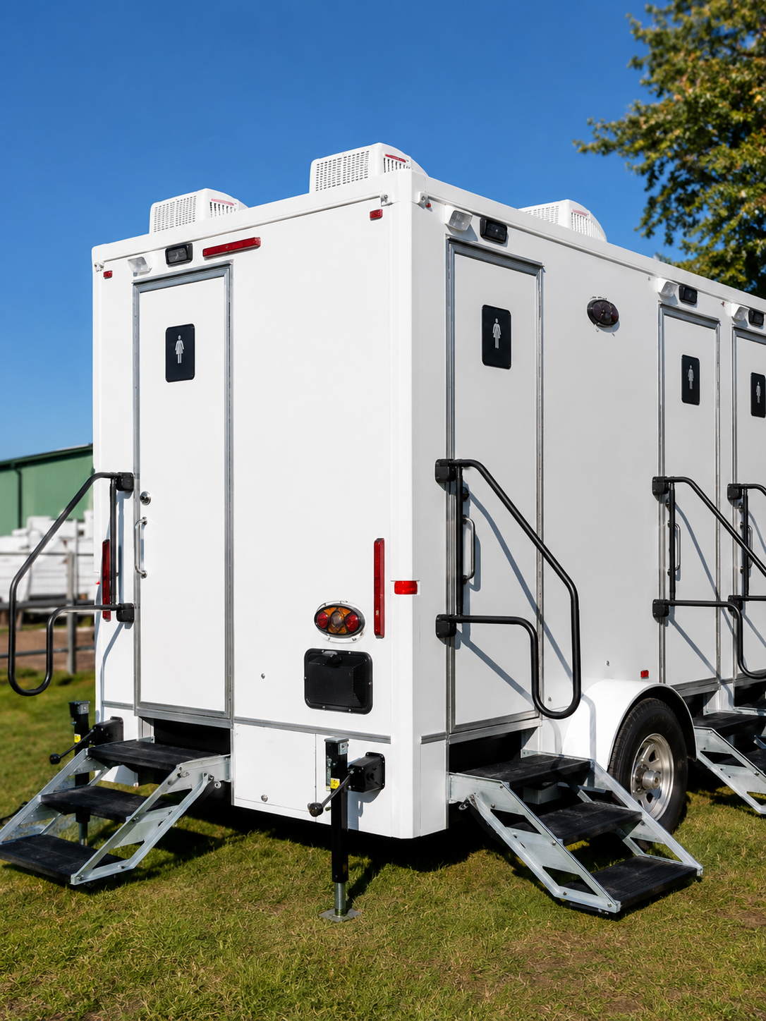 4 Stall 4 Station restroom trailer exterior
